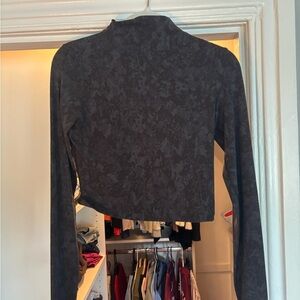 Lululemon Cropped High Nevk